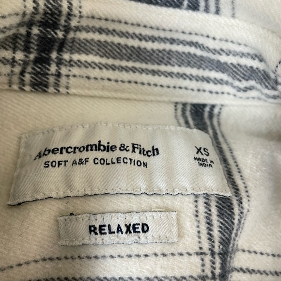 Abercrombie and Fitch Plaid Button-Up Shacket Jacket - Picture 3 of 10